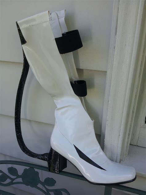 chell long fall boots